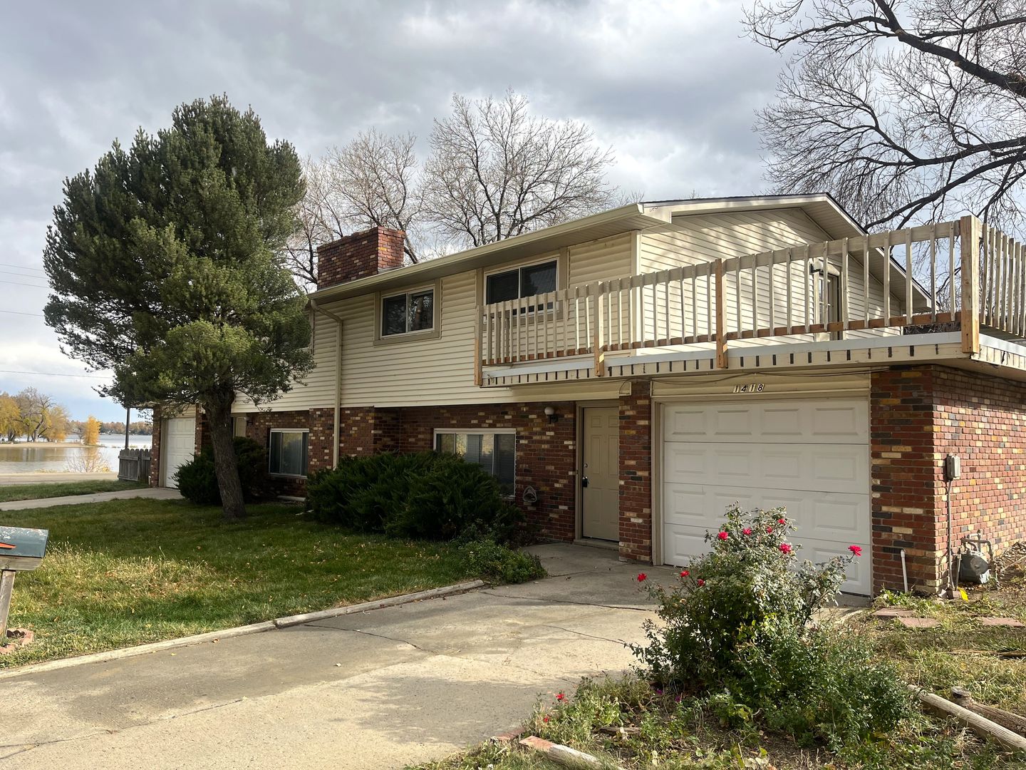 Loveland House: 1418 W 25th St