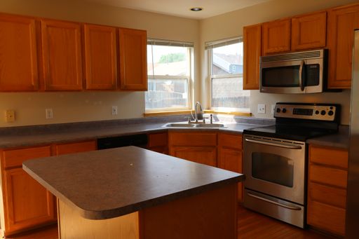 Listing photo thumbnail