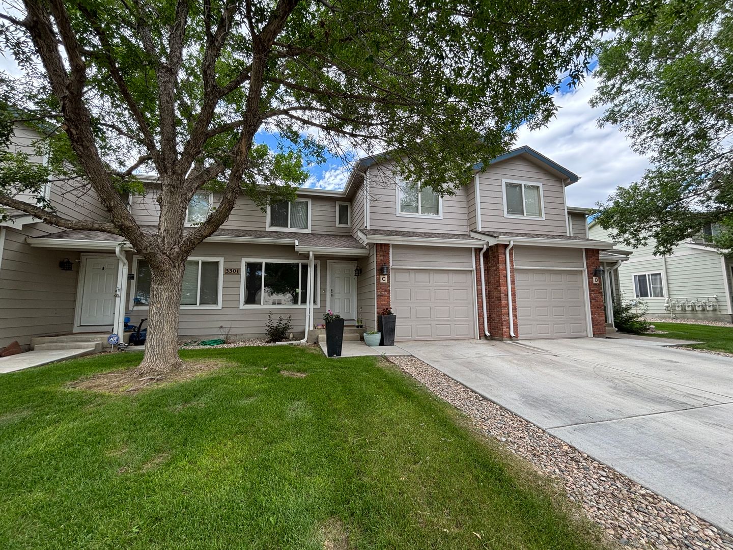 Wellington Townhome: 3301 Saratoga St - C