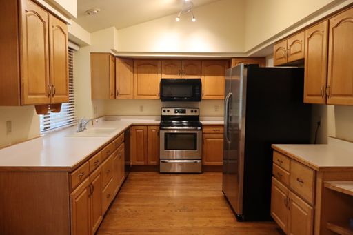 Listing photo thumbnail