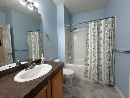 Listing photo thumbnail