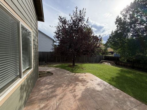 Listing photo thumbnail