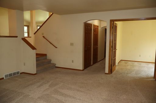 Listing photo thumbnail