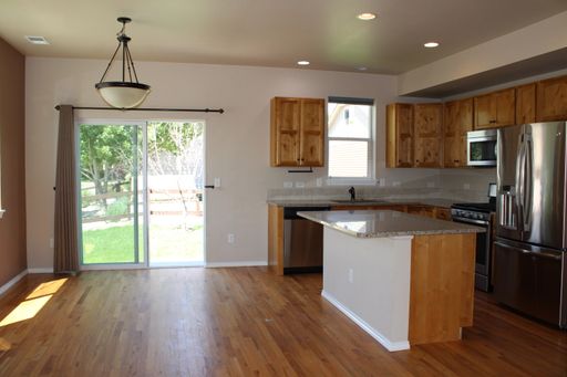 Listing photo thumbnail