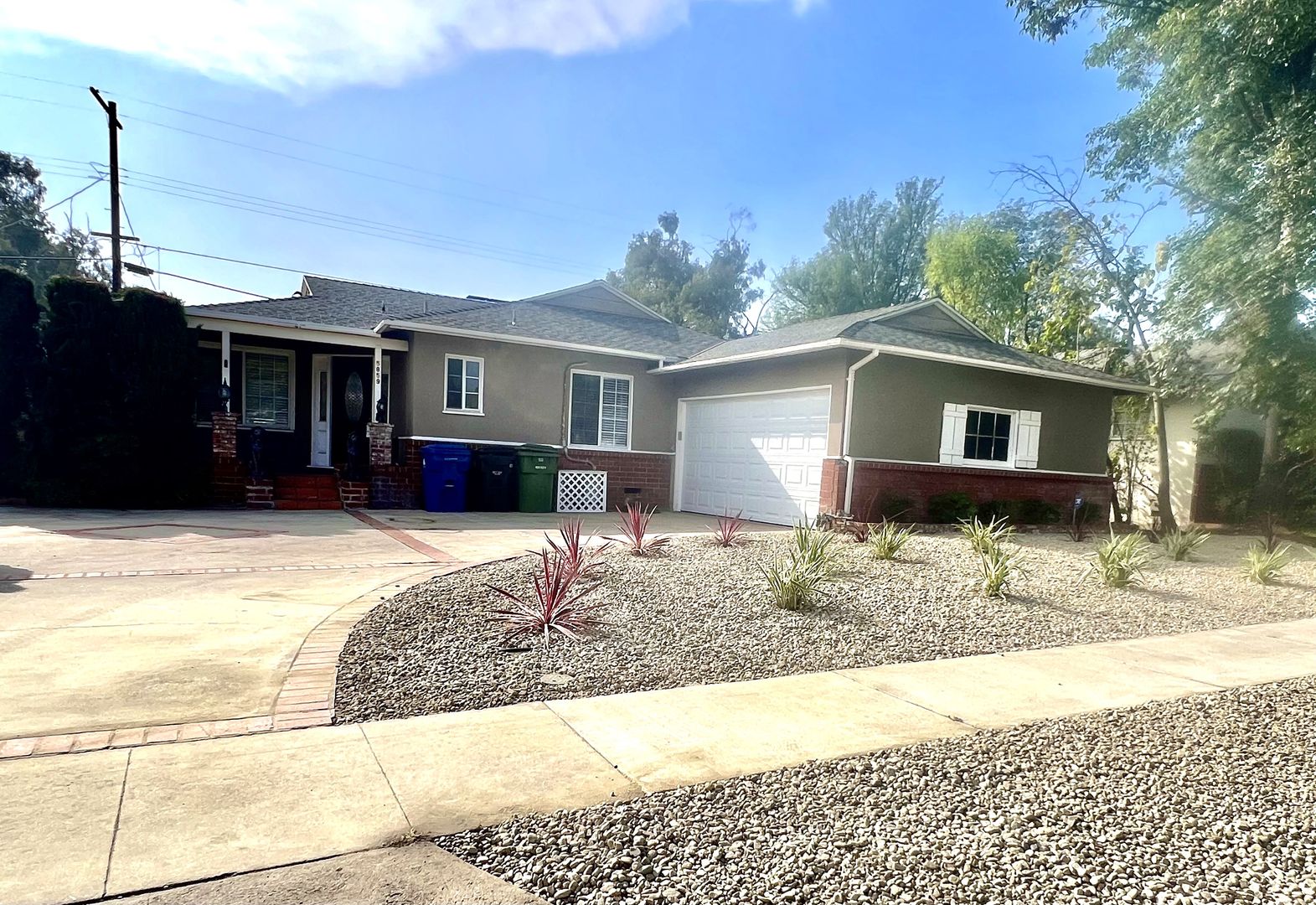 Valley Village House: 5859 Bucknell Ave