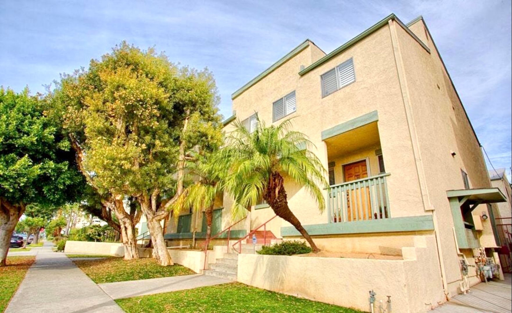 Los Angeles House: 1818 Butler Ave #4