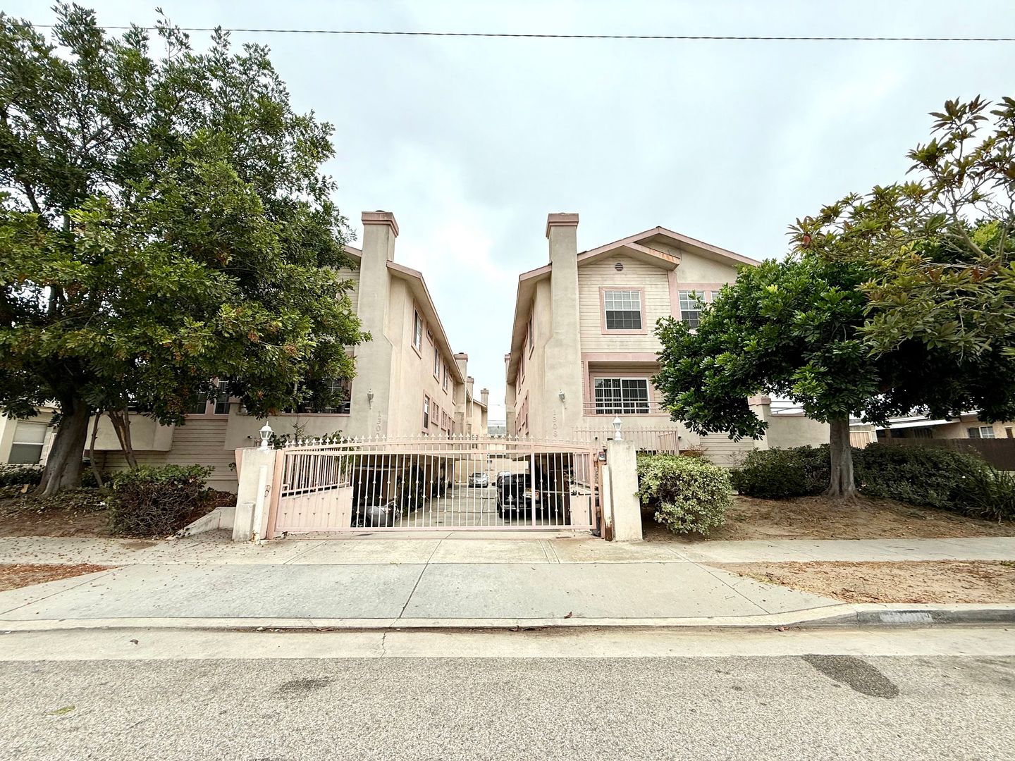 Gardena Townhome: 1308 W 163rd St # 1