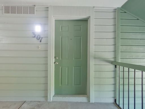 Incredible Condo in Rockrimmon! – photo 1