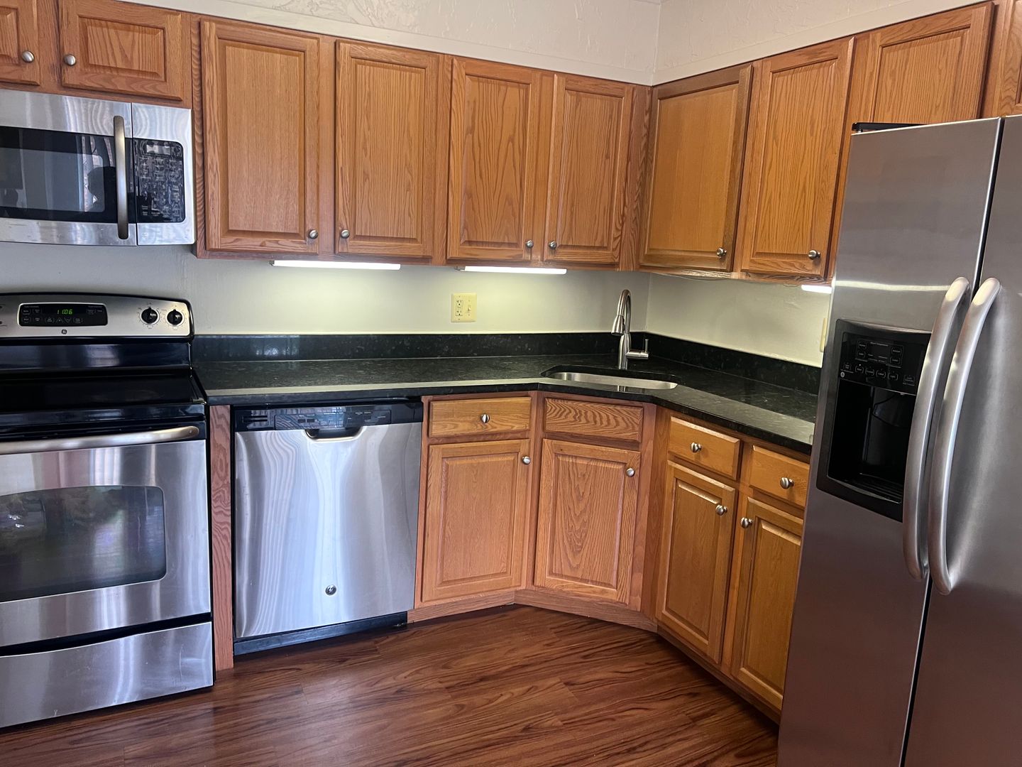 Randolph Square Apartments 