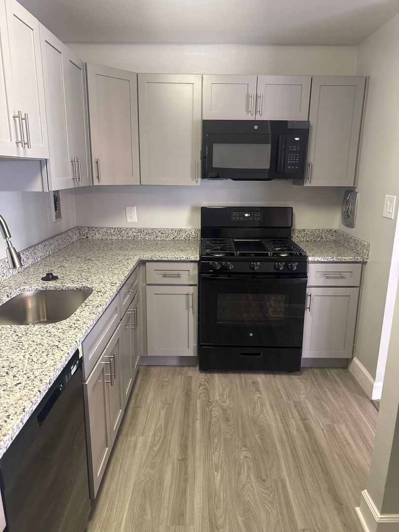 Silver Spring Apartment: 3331 Hewitt Ave