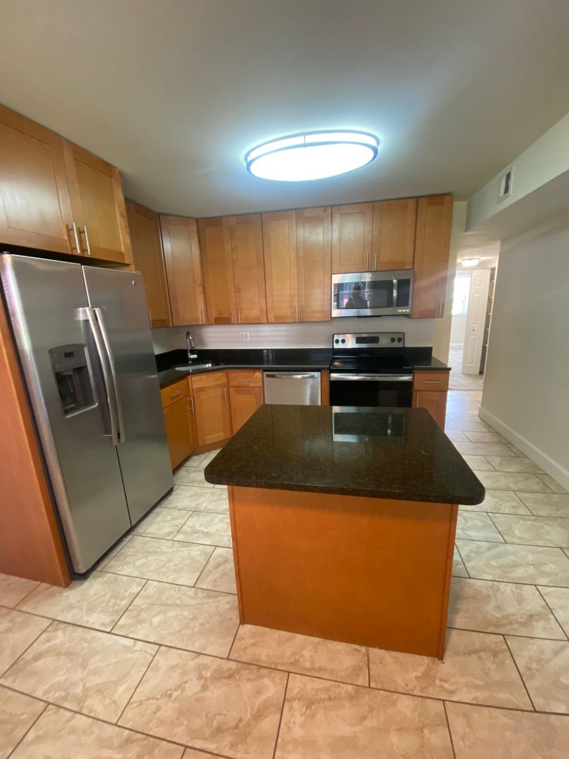 Randolph Square Apartments 7 of 8