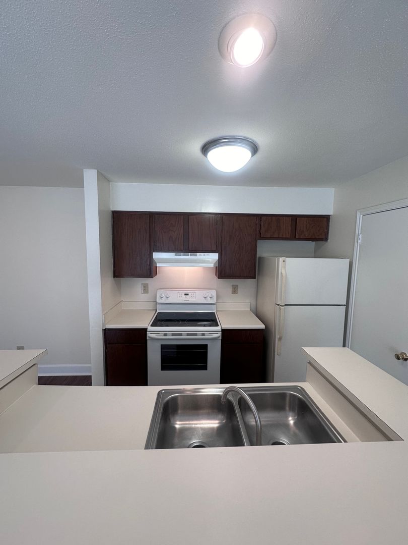 Frederick Apartment: 1000 Columbine Drive