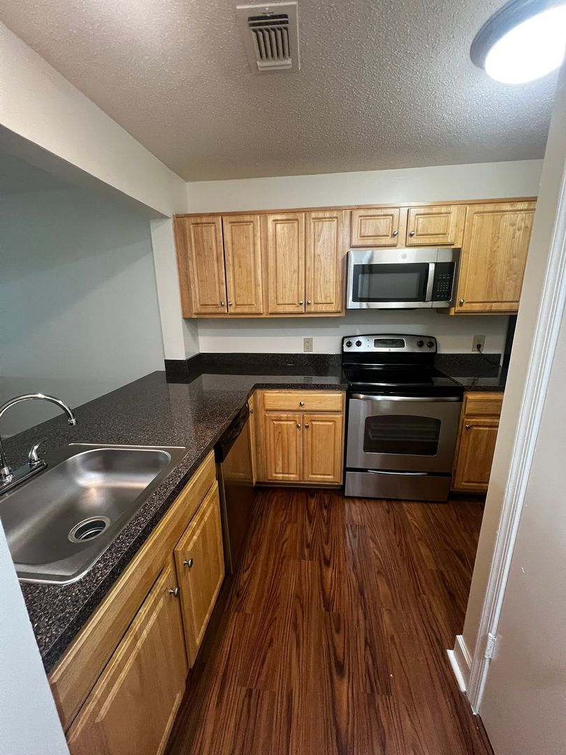 Frederick Apartment: 1000 Columbine Drive