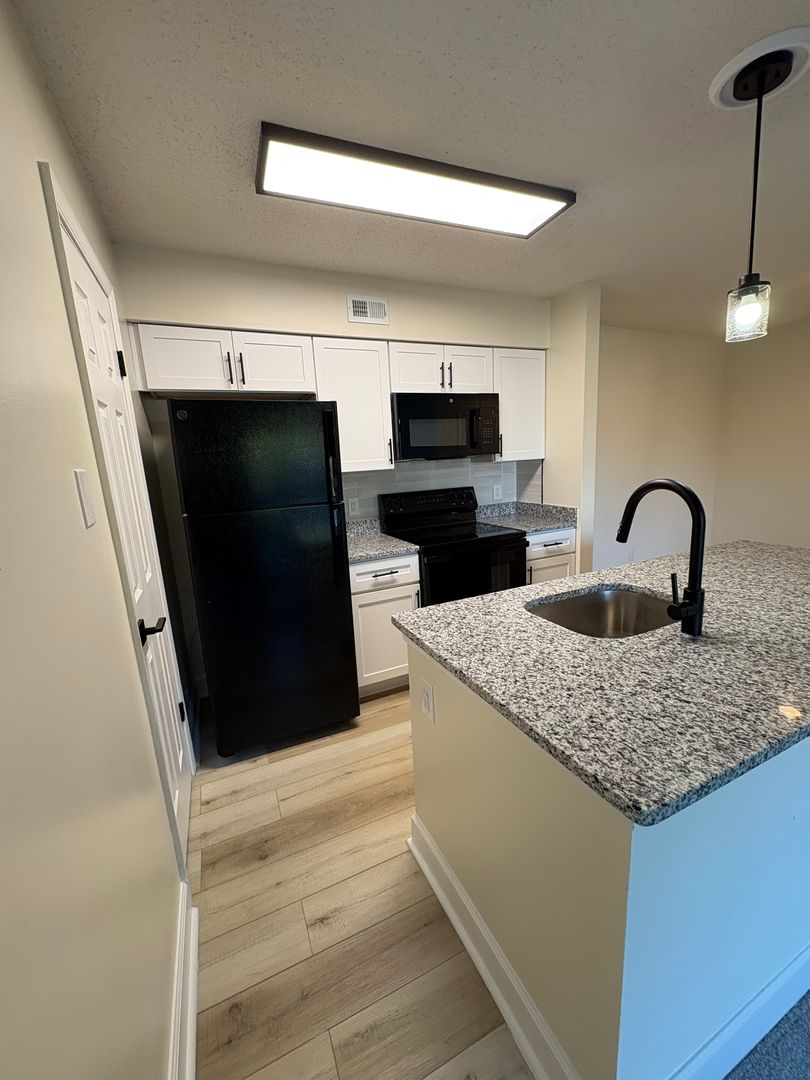 Frederick Apartment: 1000 Columbine Drive