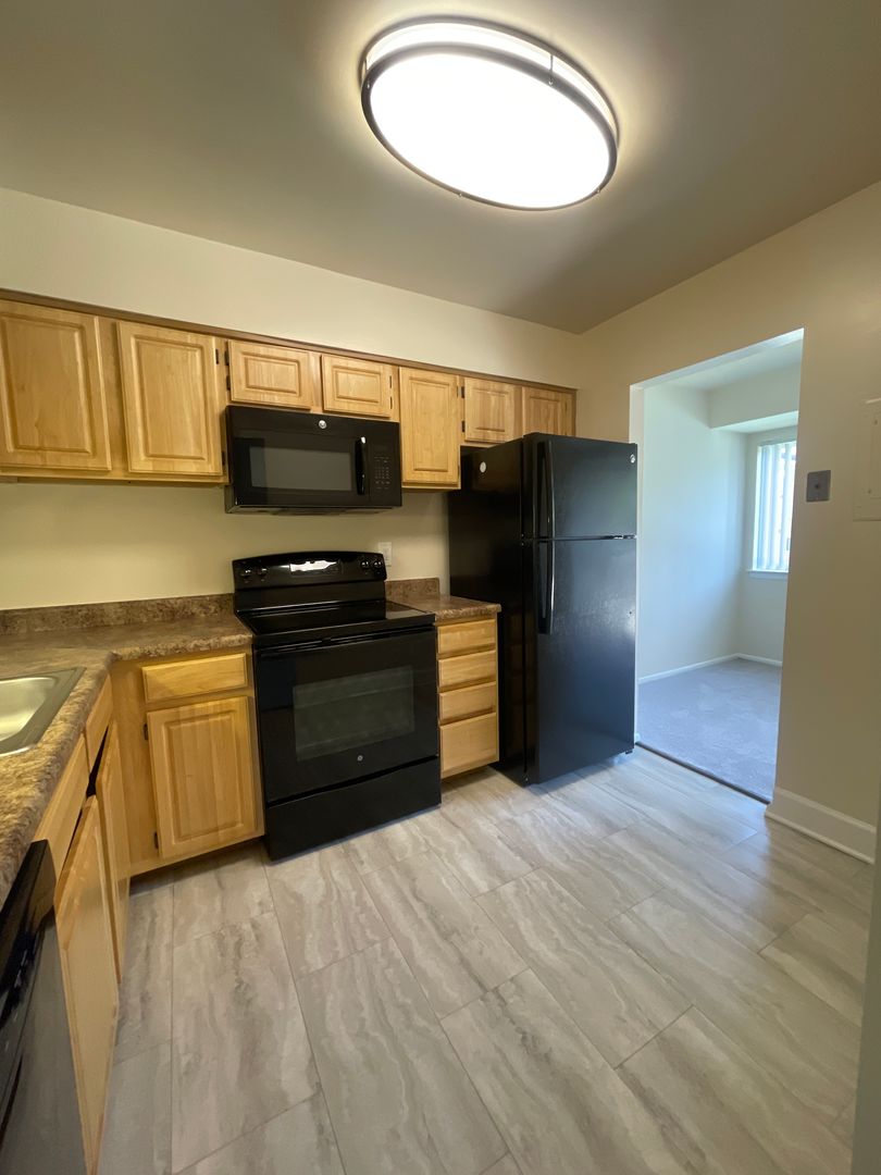 Silver Spring Apartment: 14207 Grand Pre Road