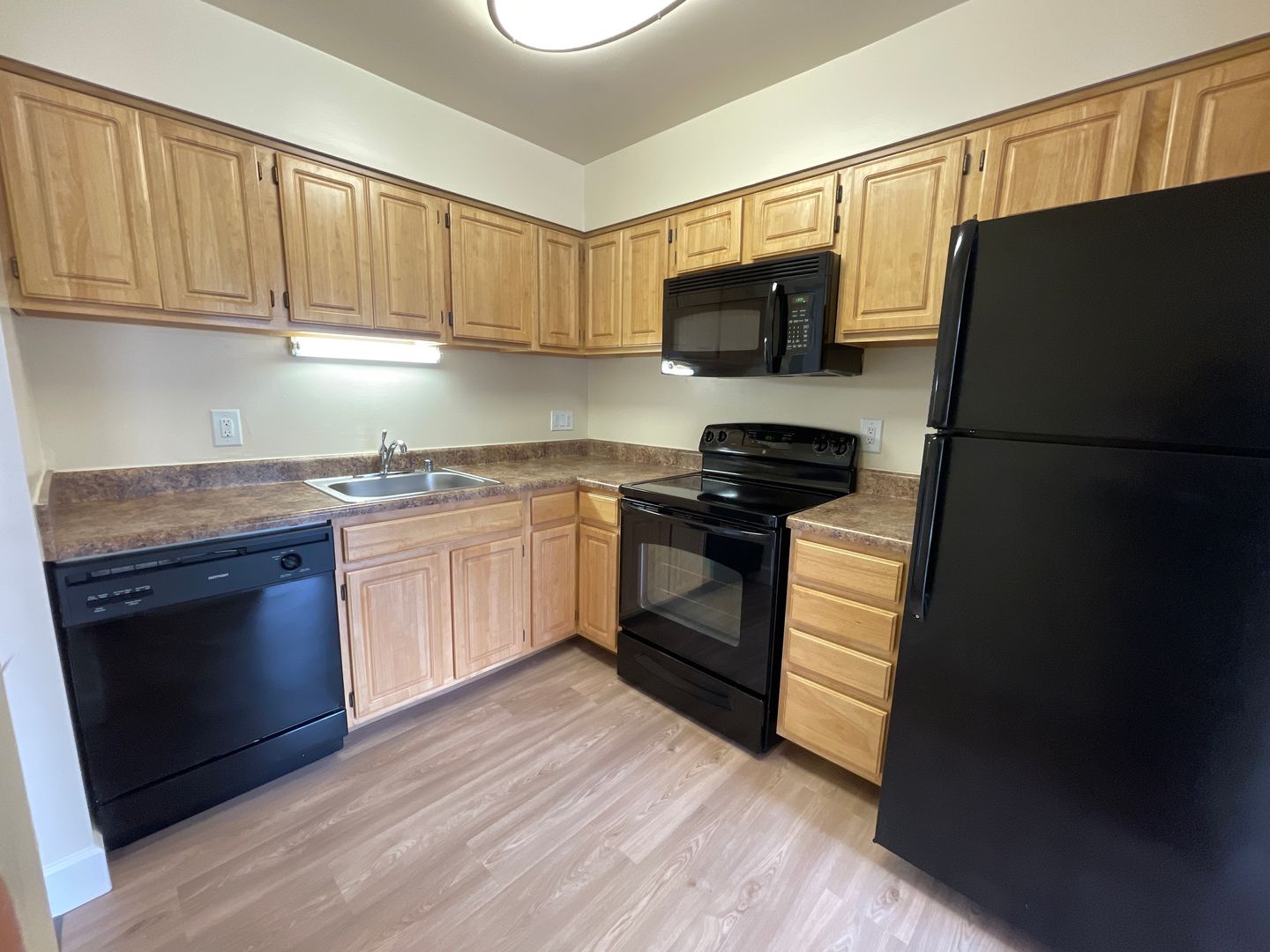 Silver Spring Apartment: 14207 Grand Pre Road