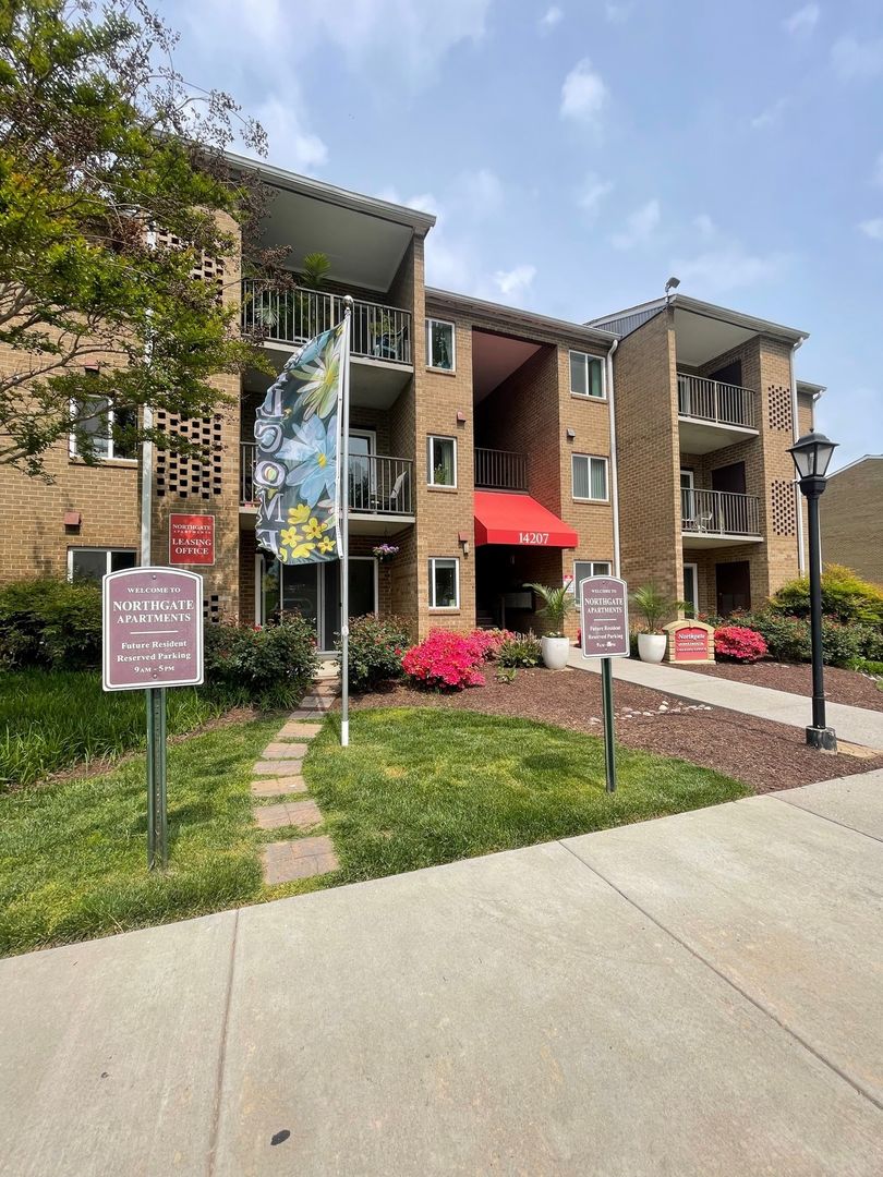 Silver Spring Apartment: 14207 Grand Pre Road