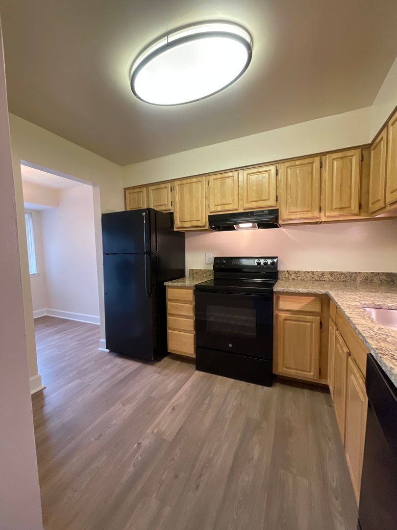Silver Spring Apartment: 14207 Grand Pre Road