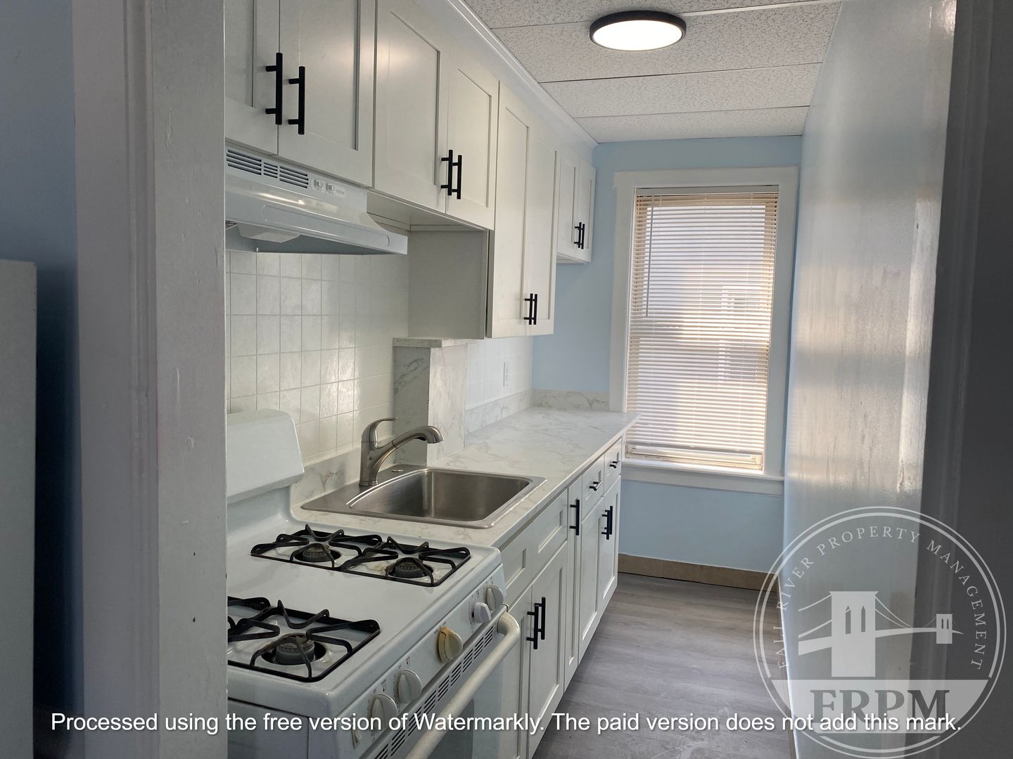 Fall River Apartment: 55 Tecumseh St