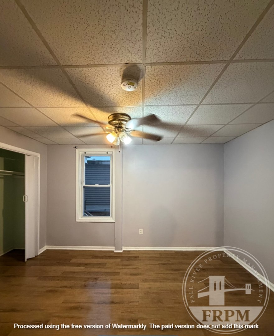 Fall River Apartment: 207 Rodman St