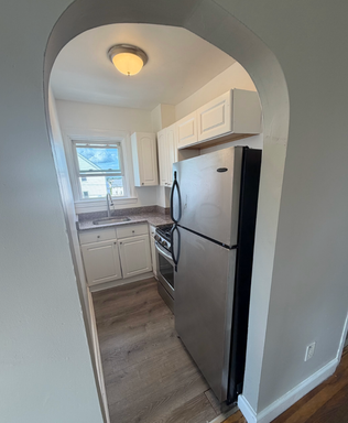 764 Plymouth Ave 2 Fall River MA ✨Bright 2BR, 1BA w/ Off‑Street Parking✨ – photo 1