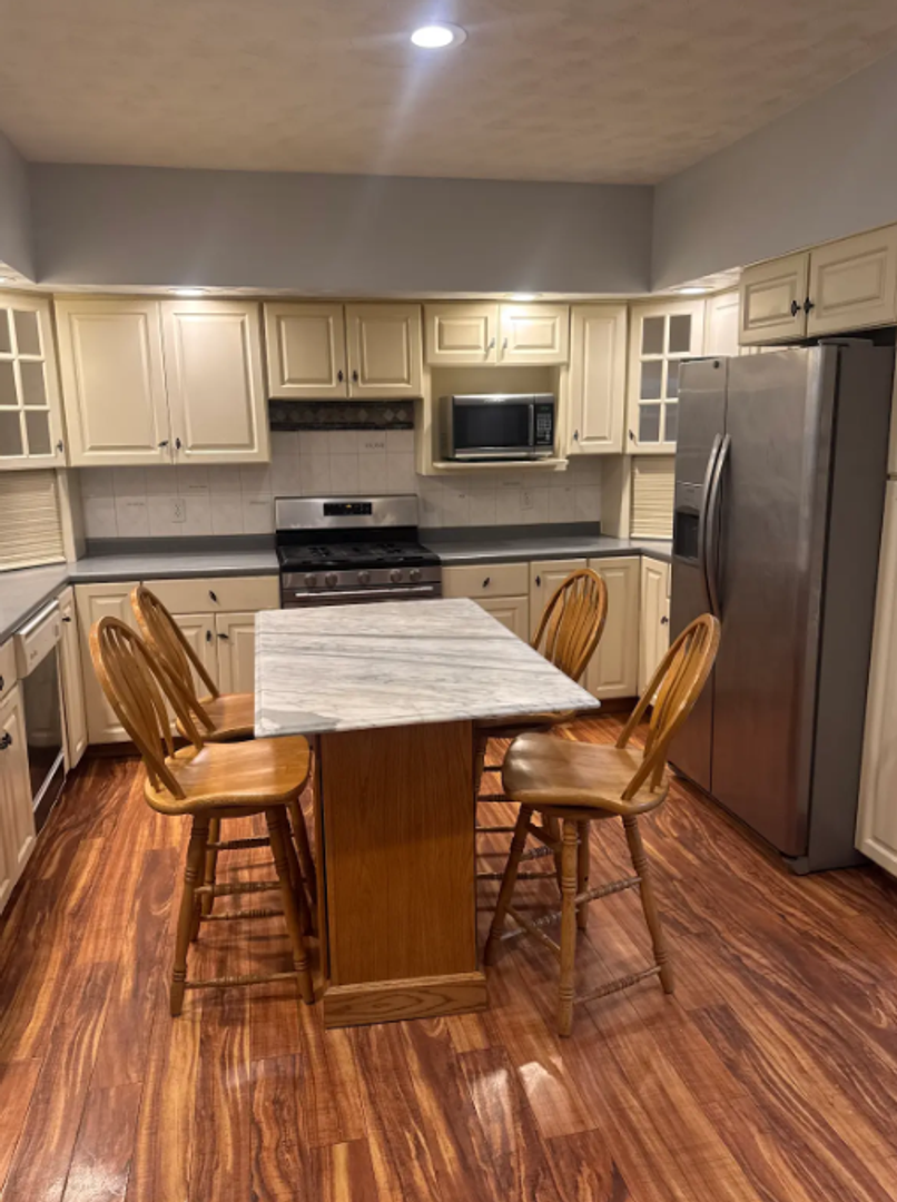 Fall River Apartment: 46 Pitman St