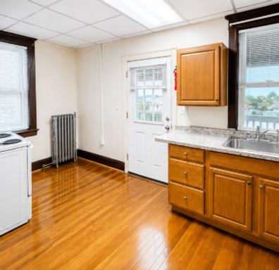 244 Osborn St Unit 4 Fall River, MA ✨ Beautiful 3‑Bedroom Apartments | 1 Bathroom | Heat & Hot Water Included✨ – photo 1