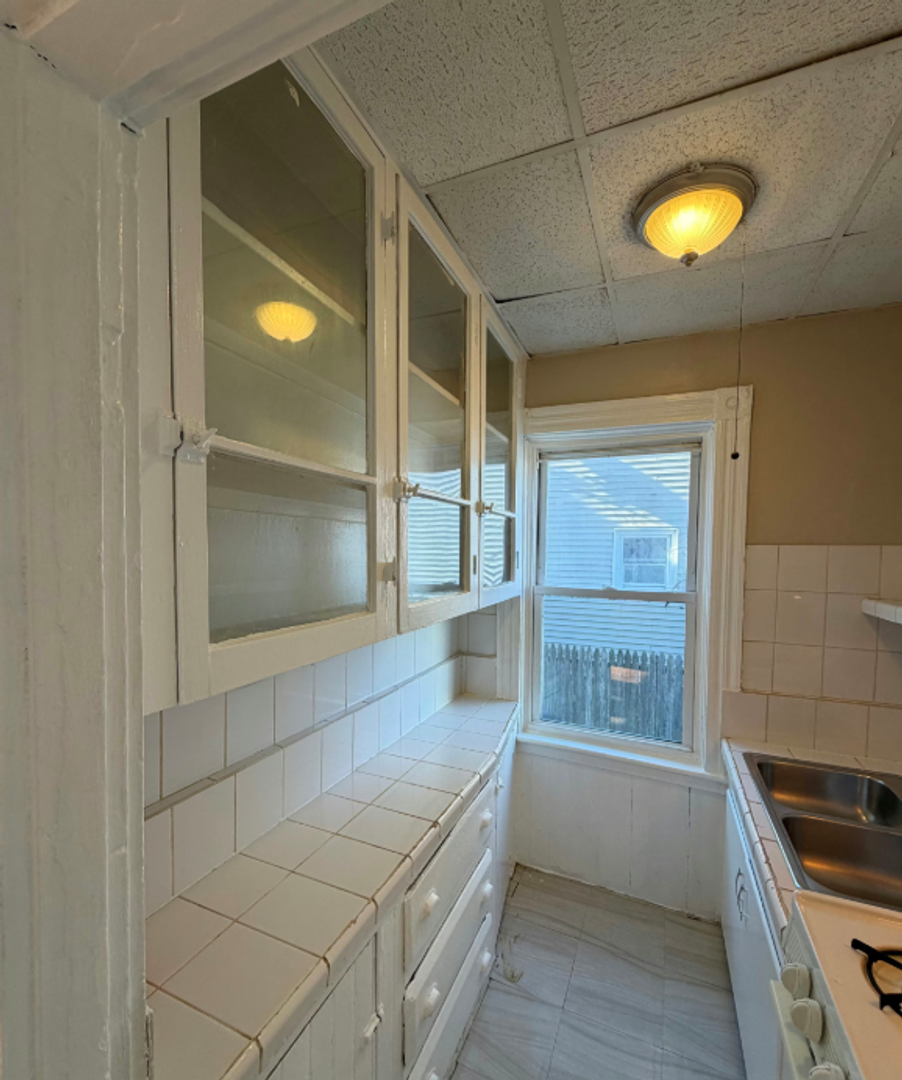 Fall River Apartment: 328-336 5th St