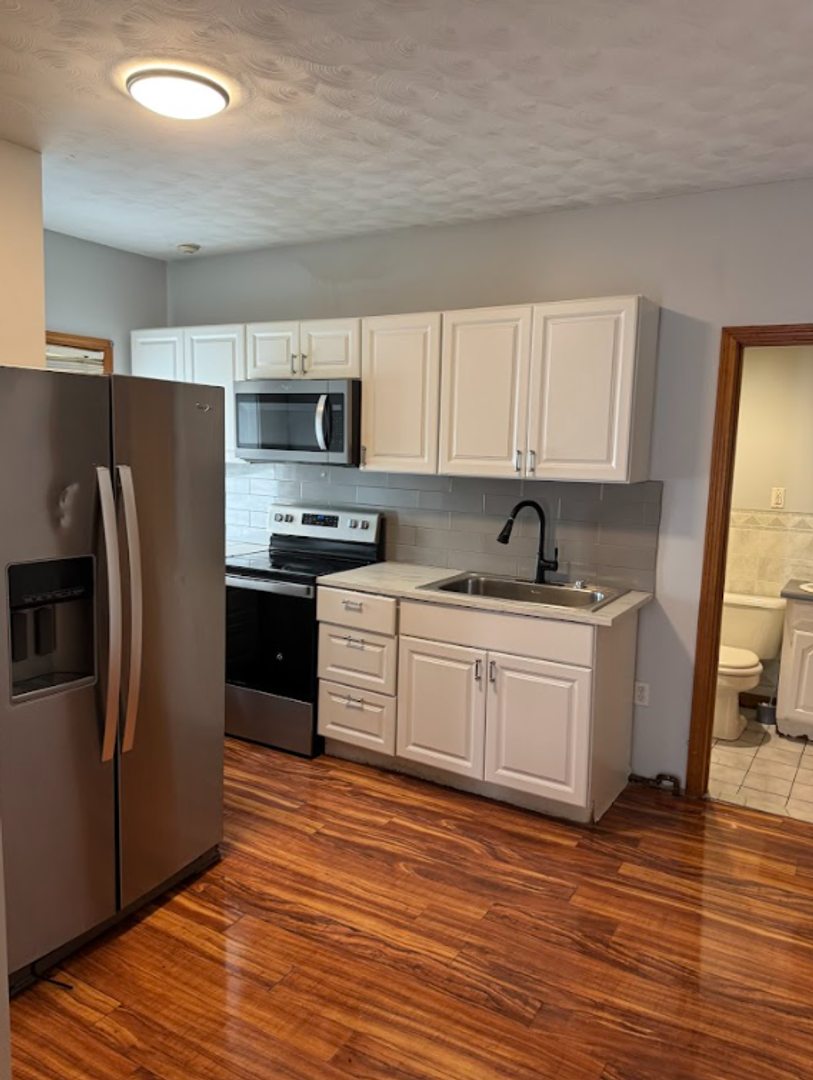 Fall River Apartment: 46 Pitman St
