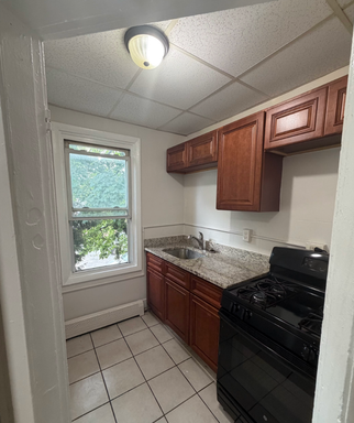 2201 Purchase St Unit 2S New Bedford-Centrally Located 2BR Near Downtown, Pier & Commuter Rail
