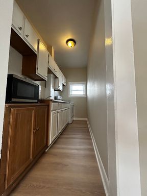 55 Tecumseh St #1N Fall River 2 Bedroom | 1 Bathroom Apartment Available – photo 1
