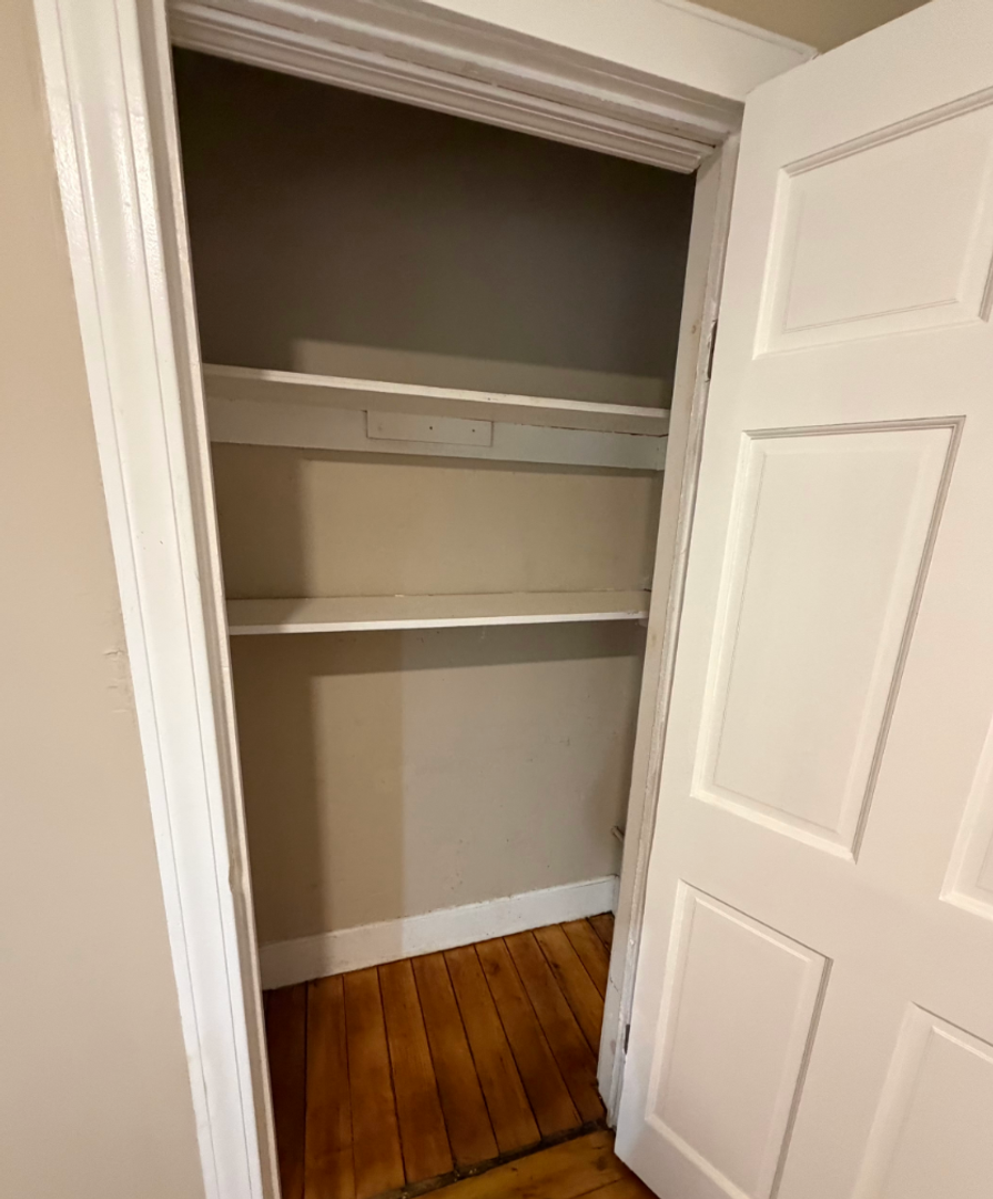 Fall River Apartment: 522 4th St