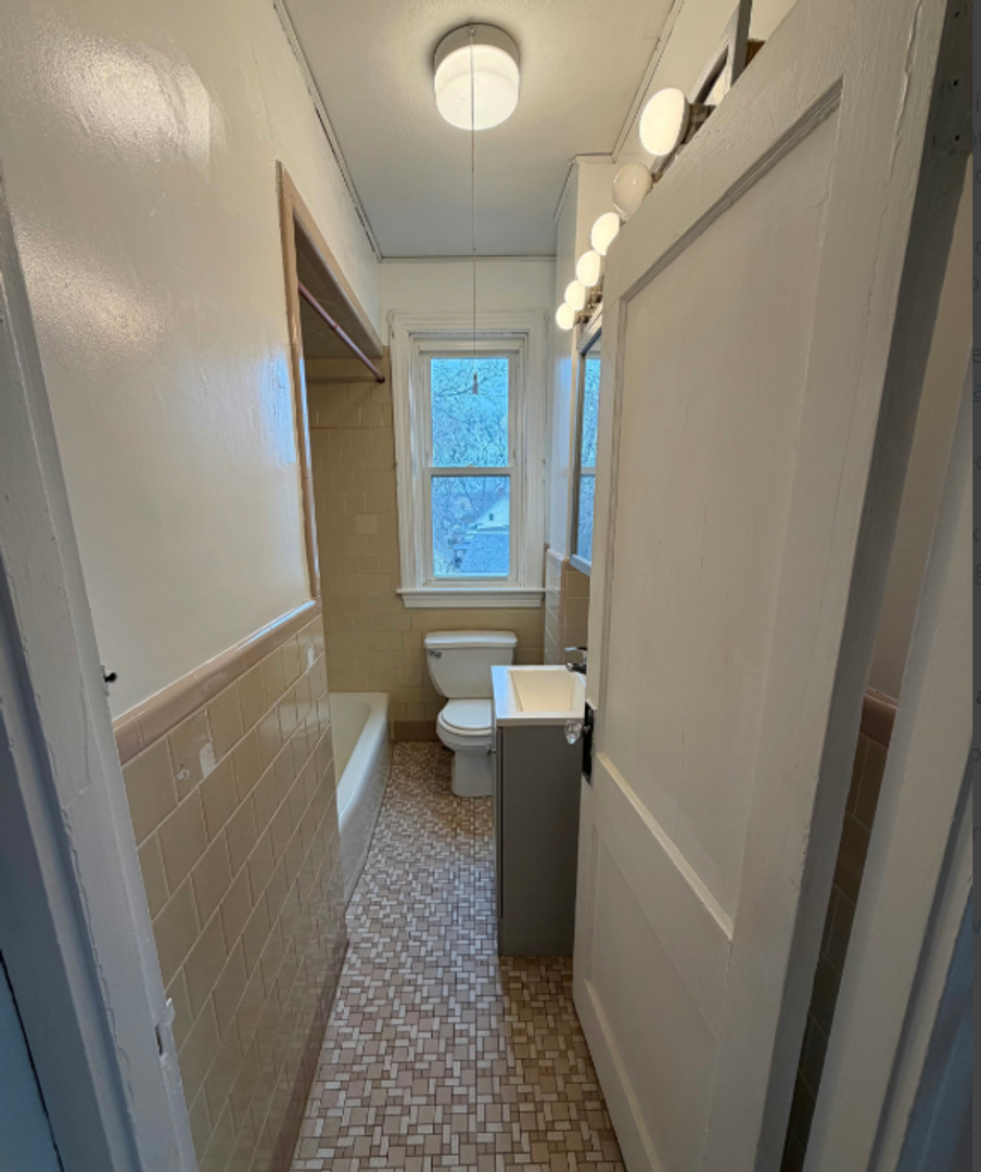 Bristol Apartment: 15 Roma St