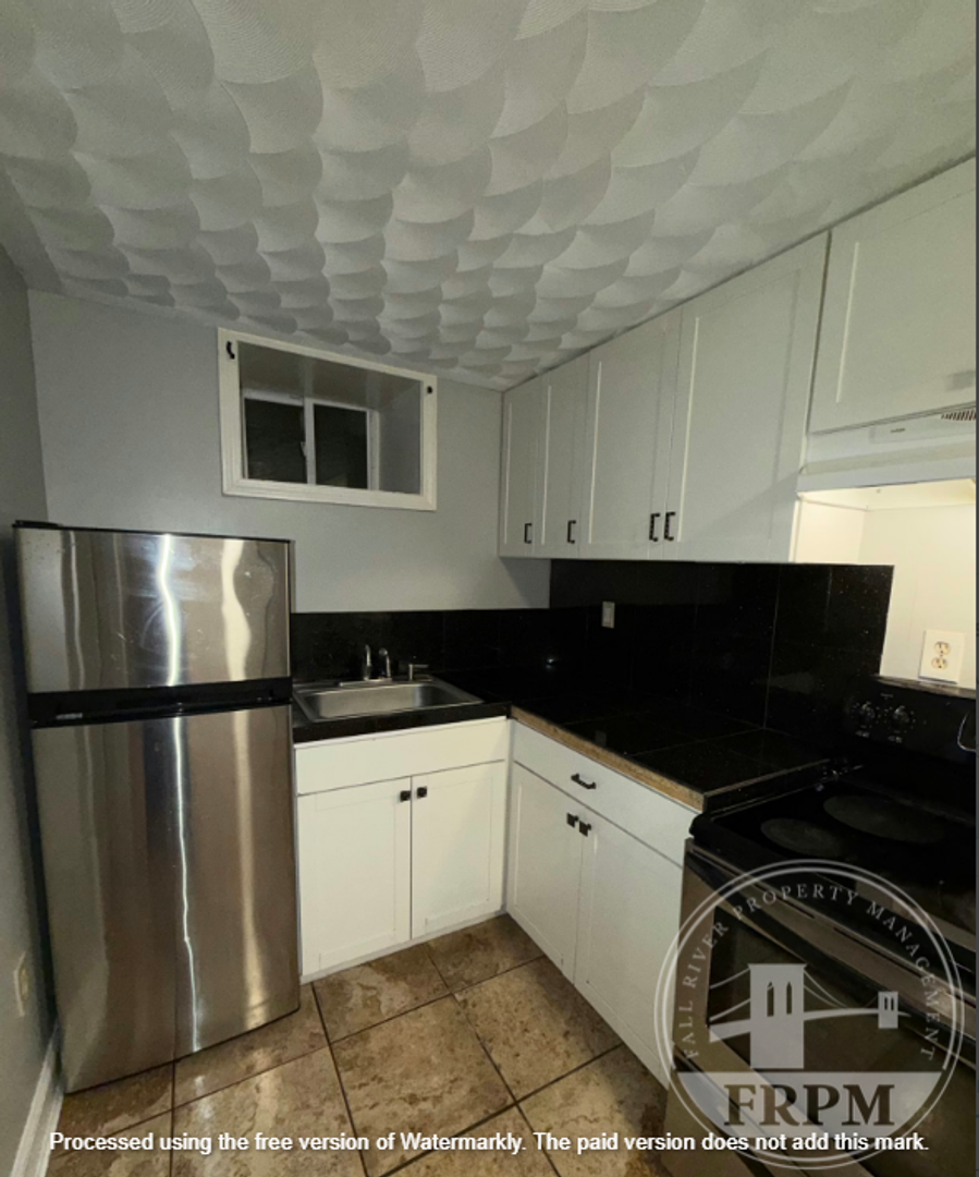 Fall River Apartment: 186 John St