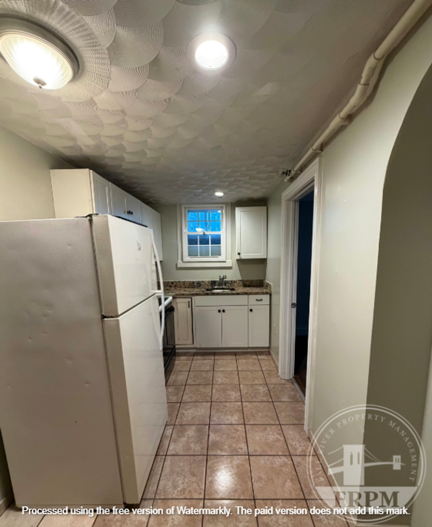 Fall River Apartment: 186 John St