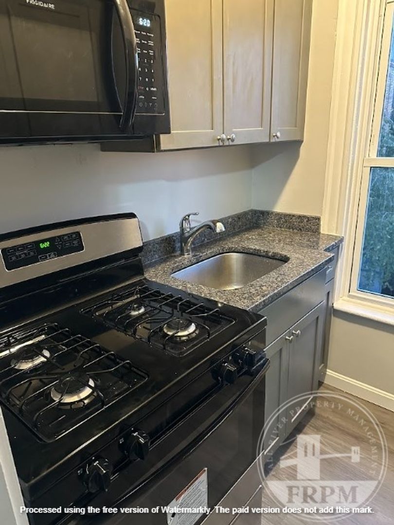 Fall River Apartment: 397-407 William St.