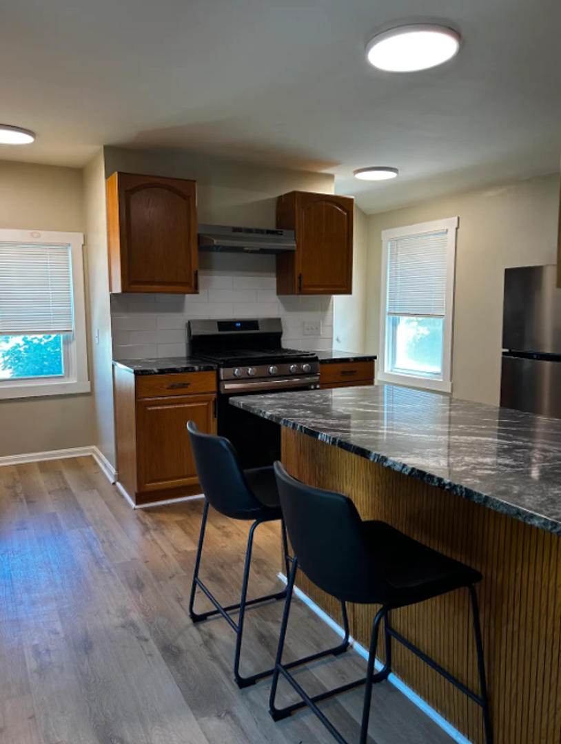 New Bedford Apartment: 151 Campbell St
