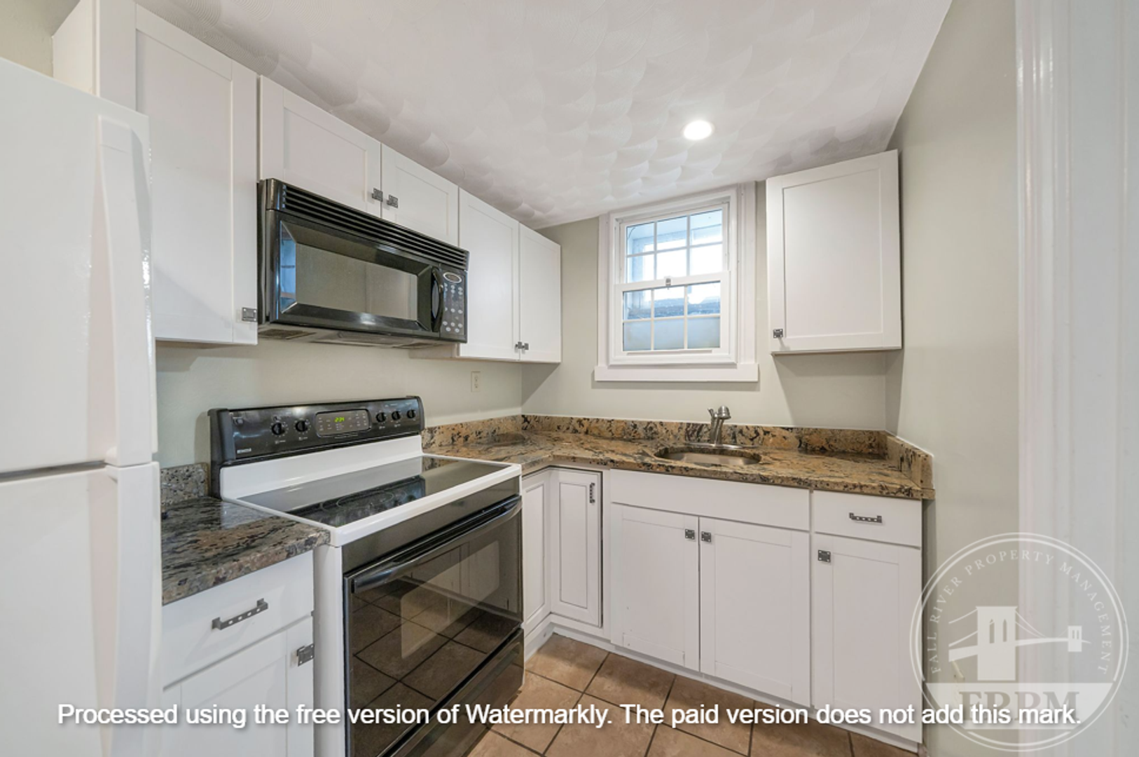 Fall River Apartment: 186 John St