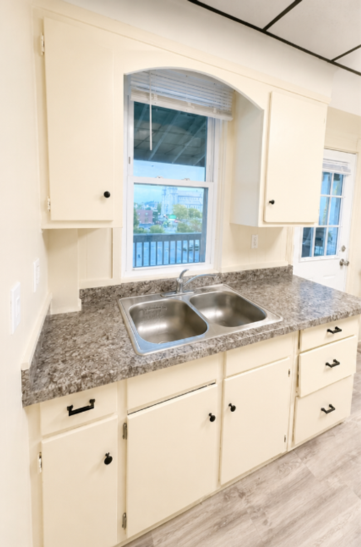 Fall River Apartment: 240-250 Osborn St