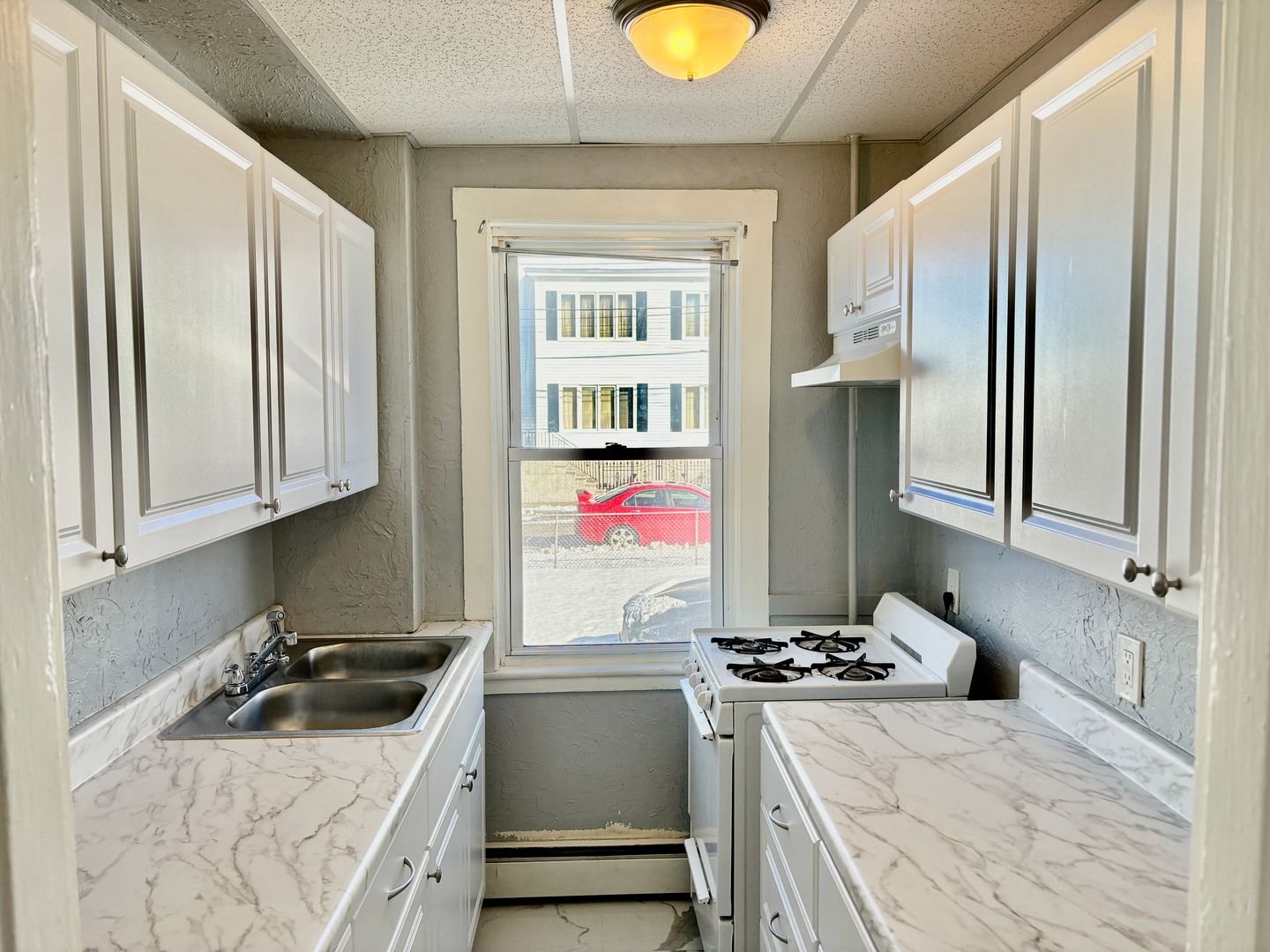 Fall River Apartment: 121-129 Fulton St