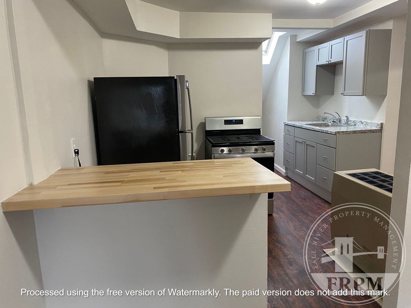 New Bedford Apartment: 2195 Purchase St