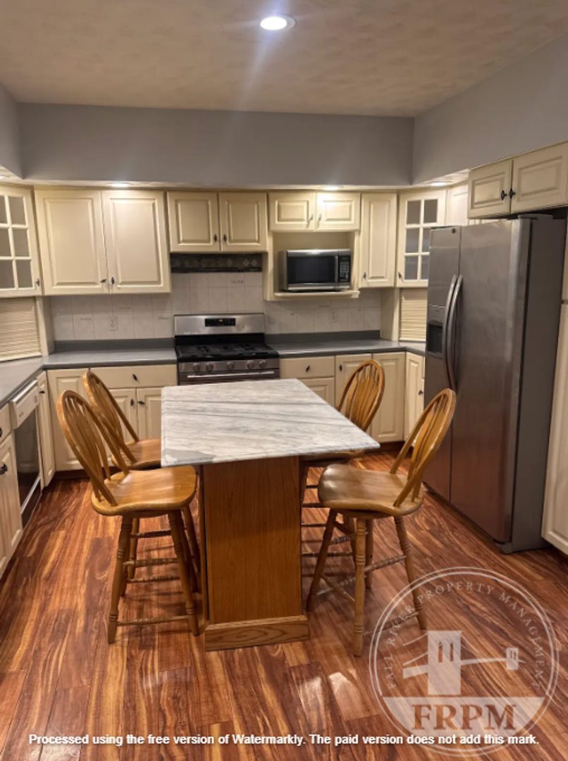 Fall River Apartment: 46 Pitman St