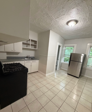 Modern & Convenient 2BR in Prime New Bedford Location 439‑441 Rivet St, Unit 2E~ 2 Bedroom, 1 Bathroom