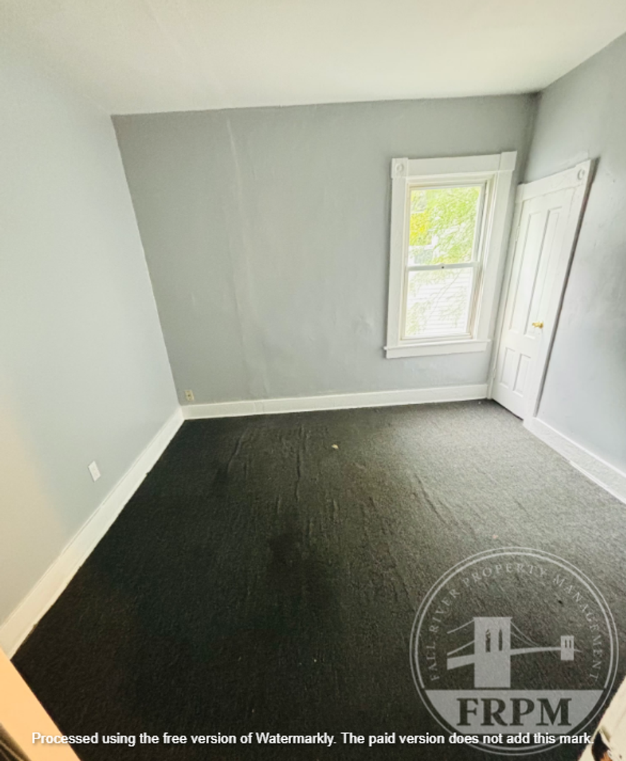 New Bedford Apartment: 439-441 Rivet St
