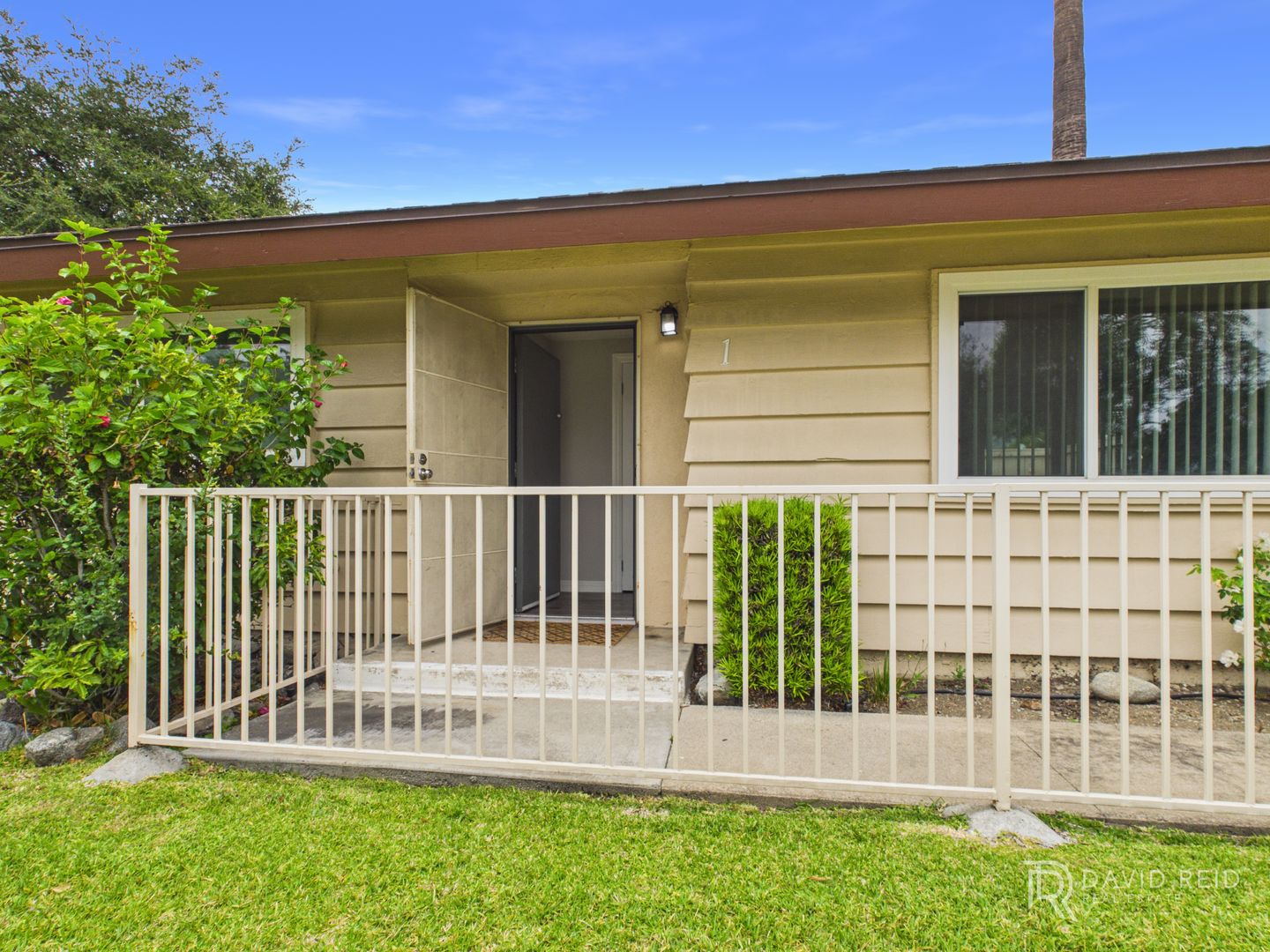 Glendora Apartment: 1125 E Foothill Blvd.
