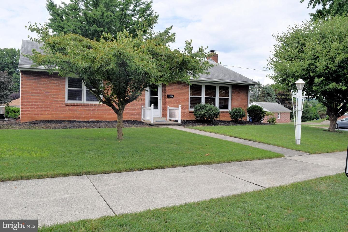 Palmyra House: 847 E Maple