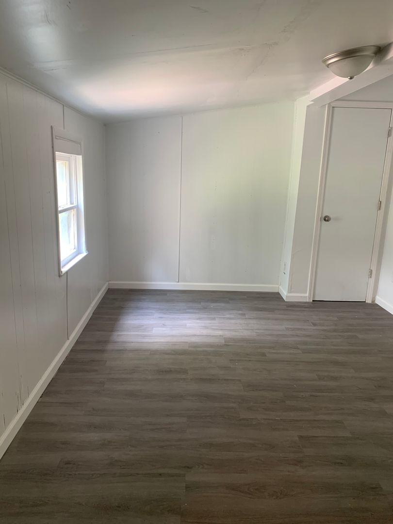 Springfield House: 902 E Garfield