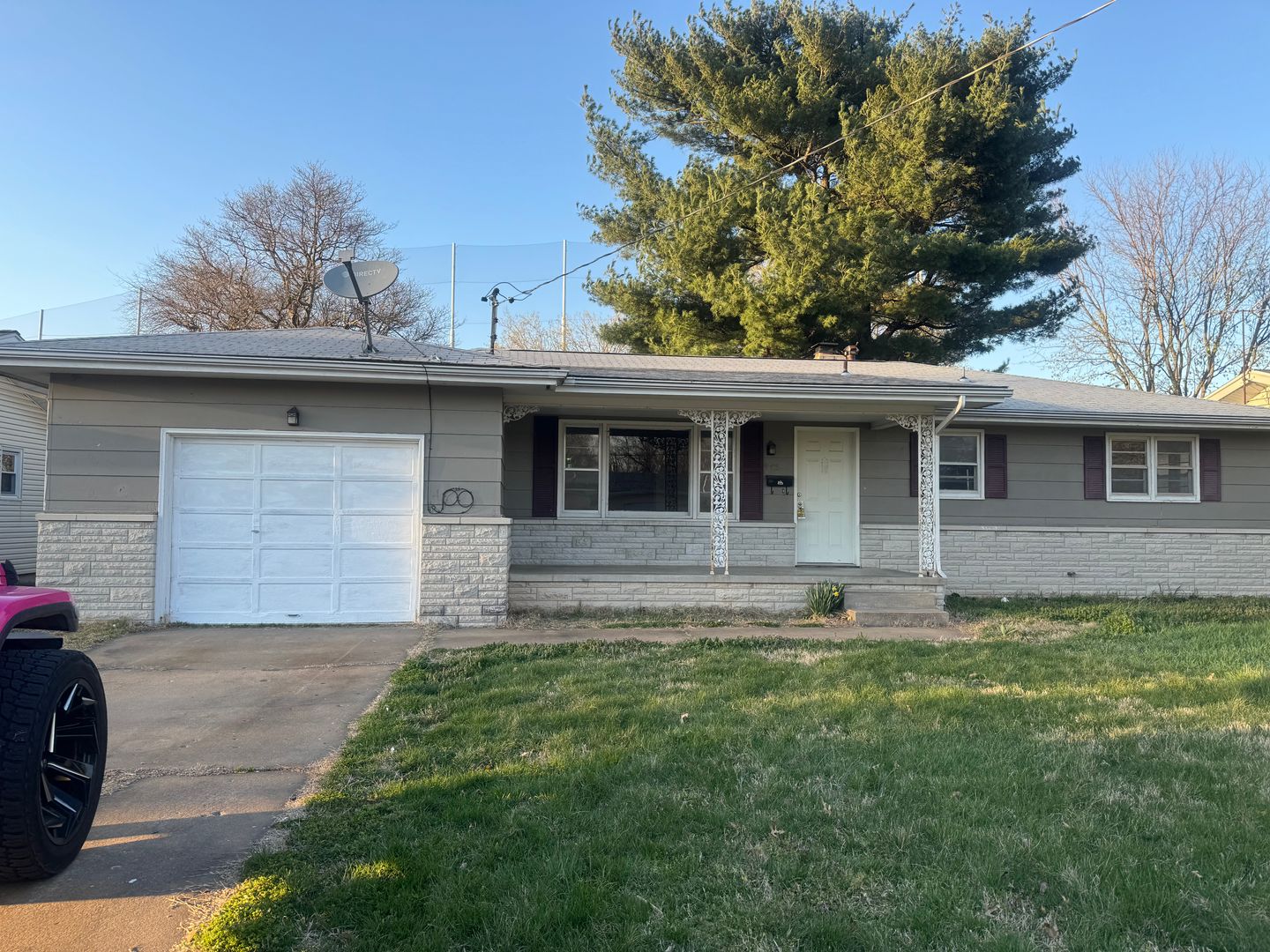 Springfield House: 1943 E Glenco St.