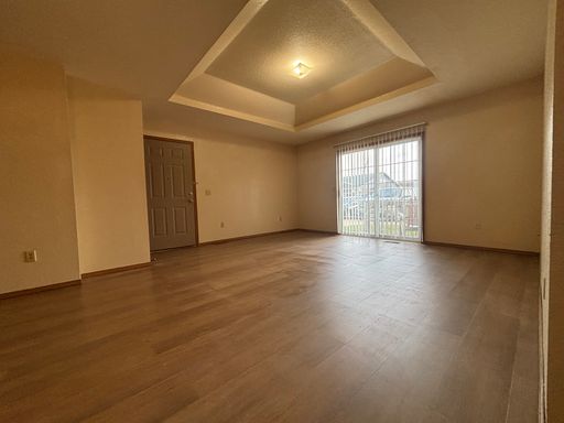 Beautiful 2 bedroom 1.5 bathroom apartment available now – photo 1