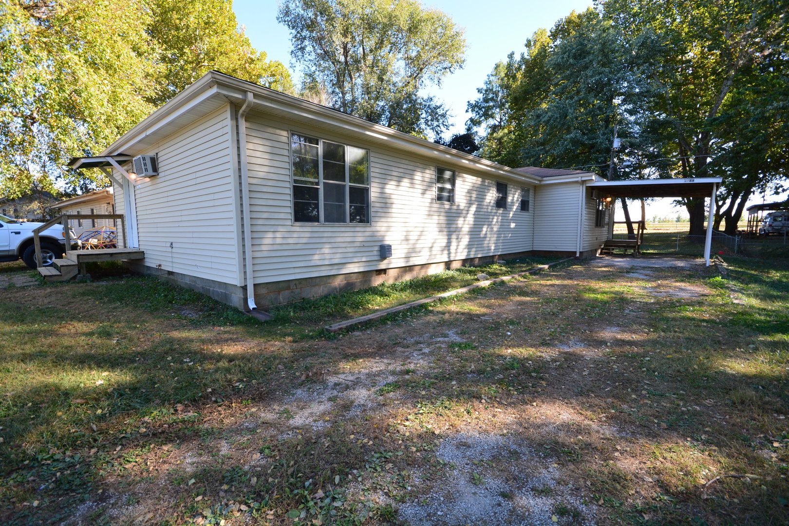 Ozark Apartment: 1786- 1788 W Grapevine